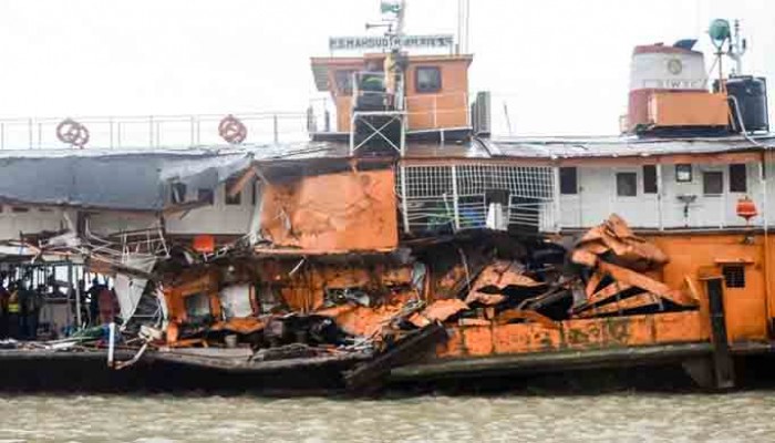 5 killed as launch hits steamer in Kirtonkhola Barisal