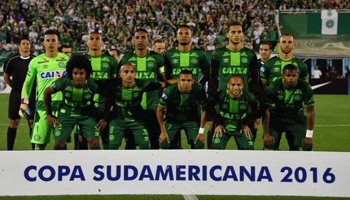 Plane carrying Brazilian football team crashes in Colombia