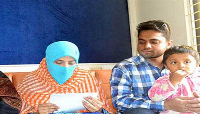 স্ত্রীর উপস্থিতিতেই কলগার্ল নিয়ে ফুর্তি করতেন খুলনা বিশ্ববিদ্যালয়ের শিক্ষক!