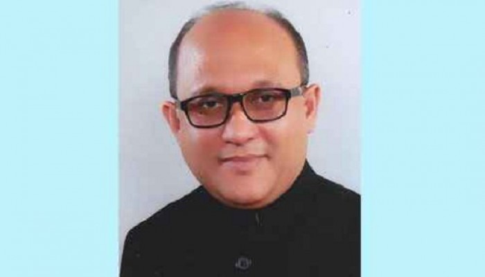 শিক্ষককে গলাধাক্কা দিলেন তারই ছাত্র এমপি কমল!