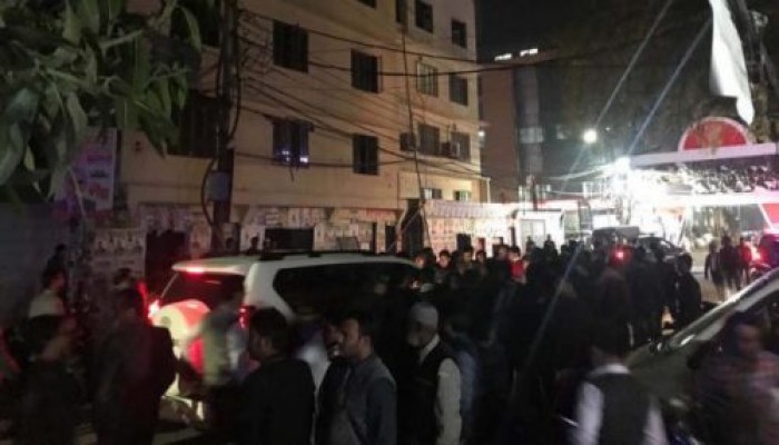 আ. লীগের ধানমন্ডি কার্যালয়ে ওবায়দুল কাদেরের গাড়ি ঘিরে পদ বঞ্চিত ছাত্রলীগের বিক্ষোভ 