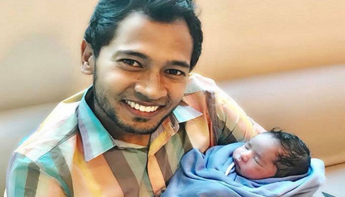 ‘ছেলের নাম নিয়ে একটু দ্বিধায় আছি’
